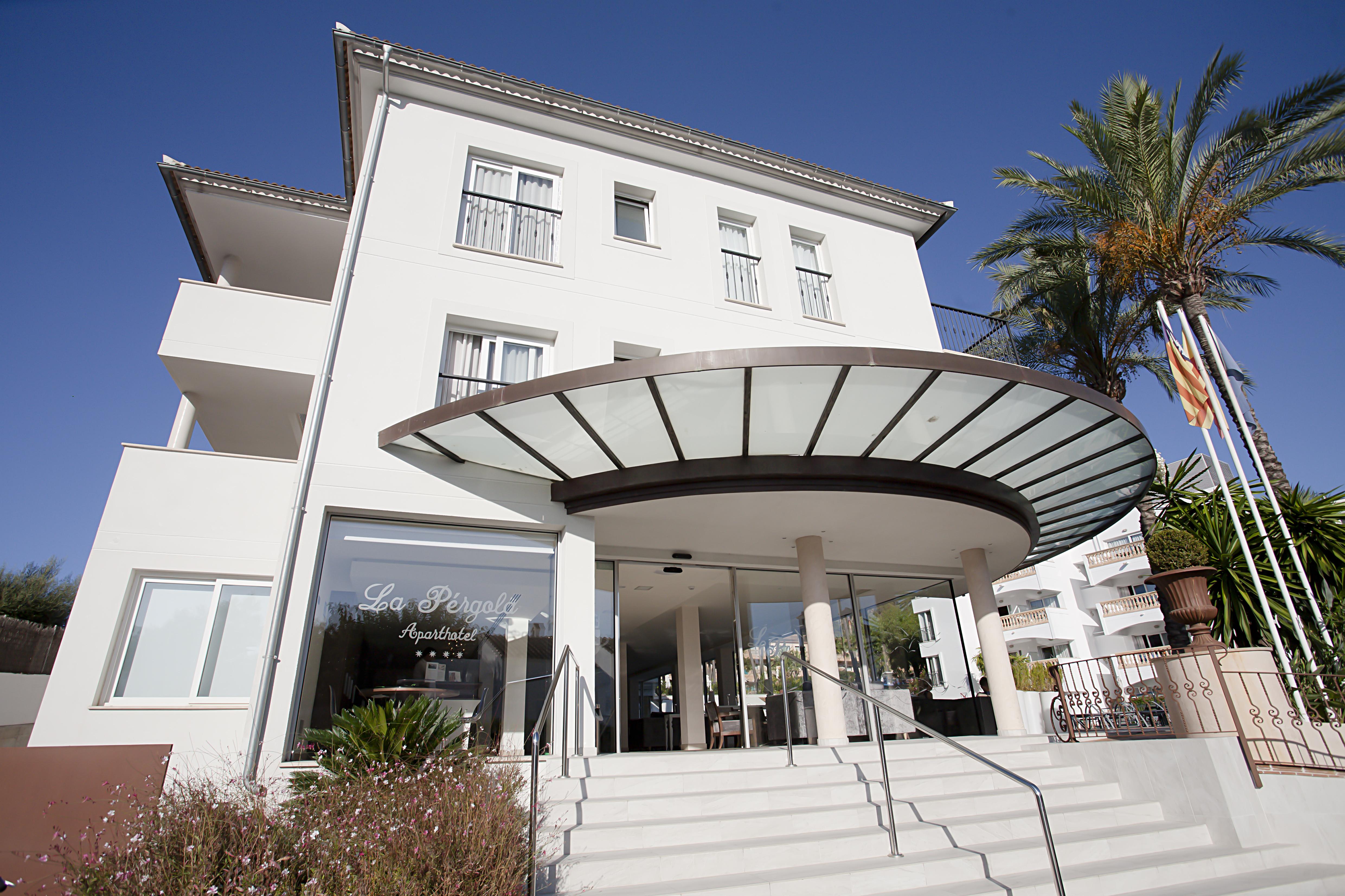 La Pérgola Aparthotel 4*